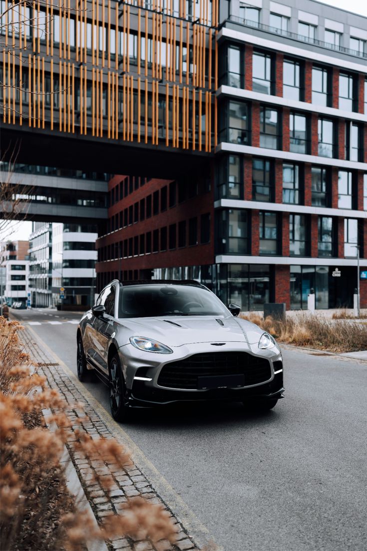 Aston Martin DBX